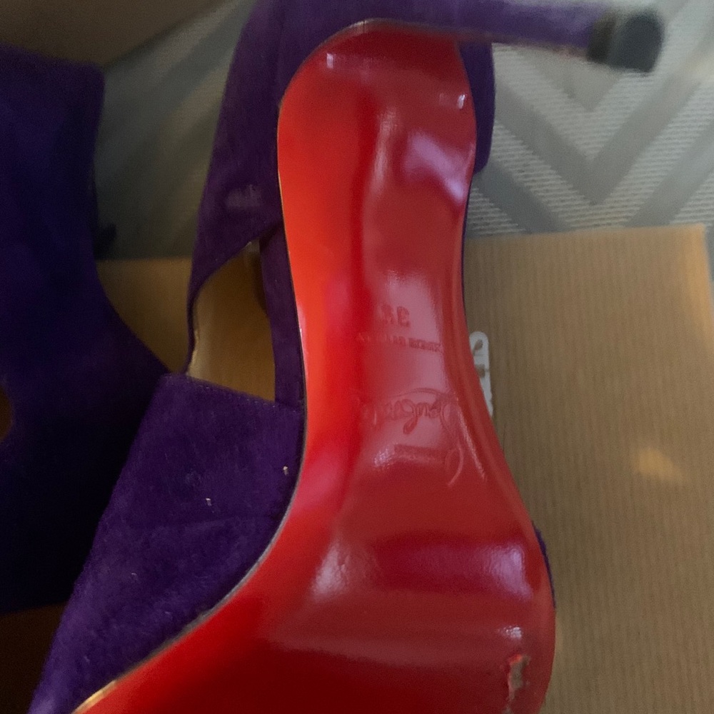 Heels - Picture 4 of 9